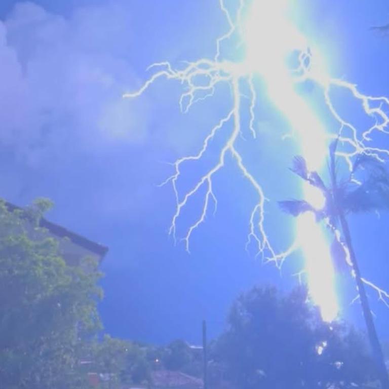 Huge lightning strike in Ferny Hills. Photo: Higgins Storm Chasing