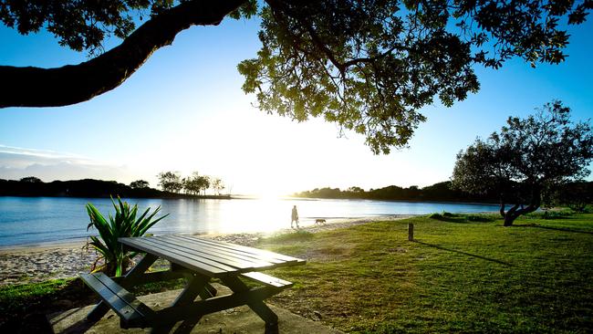 The estuary at Hastings Point.