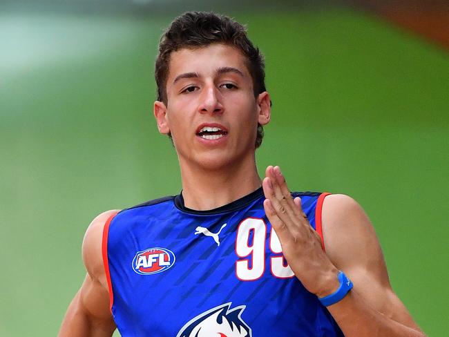 MELBOURNE, AUSTRALIA - MARCH 11: Noah Yze of the Oakleigh Chargers in action during the 2023 Coates Talent League Boys Testing Day at Maribyrnong College on March 11 in Melbourne, Australia. (Photo by Josh Chadwick/AFL Photos)