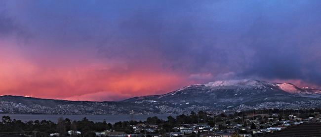 Snow blankets Hobart. Photo by Gary Tew