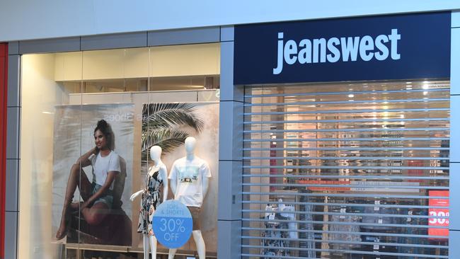 The failure of Jeanswest threatens almost 1000 jobs, with this announcement by the administrators being just the first tranche of redundancies.