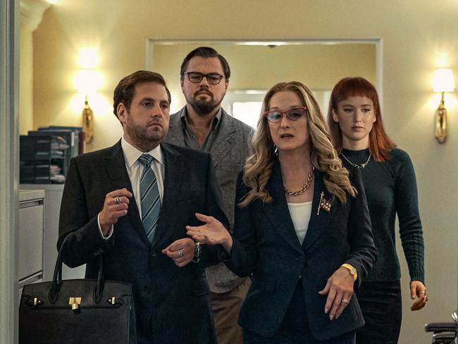 Jonah Hill, Leonardo DiCaprio and Meryl Street in Don't Look Up. DON'T LOOK UP (L to R) JONAH HILL as JASON ORLEAN, LEONARDO DICAPRIO as DR. RANDALL MINDY, MERYL STREEP as PRESIDENT JANIE ORLEAN, JENNIFER LAWRENCE as KATE DIBIASKY. Cr. NIKO TAVERNISE/NETFLIX © 2021