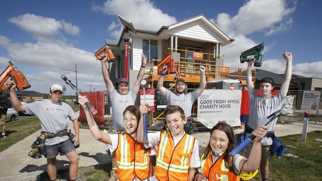 Tradies, architects, real estate agents, security guards and other workers with home state accepted licences and registrations will benefit from mutual licensing reforms. Picture: David Caird