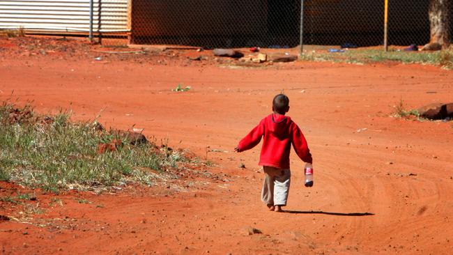 21/07/2007 NEWS: A child from the remote aboriginal community of Mulan in the Great Sandy Desert of WA.