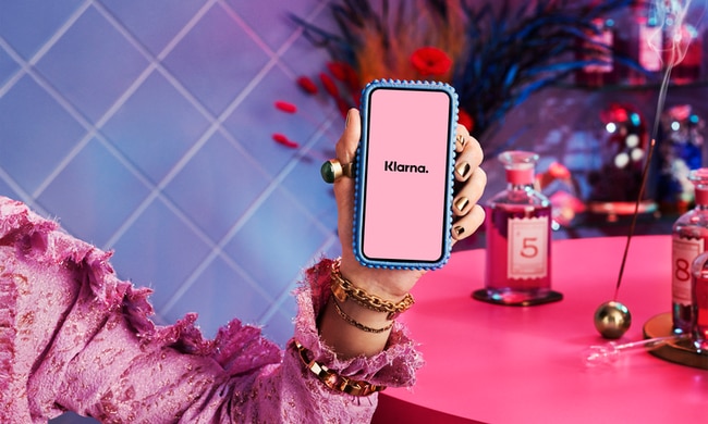 A Klarna brand campaign shot