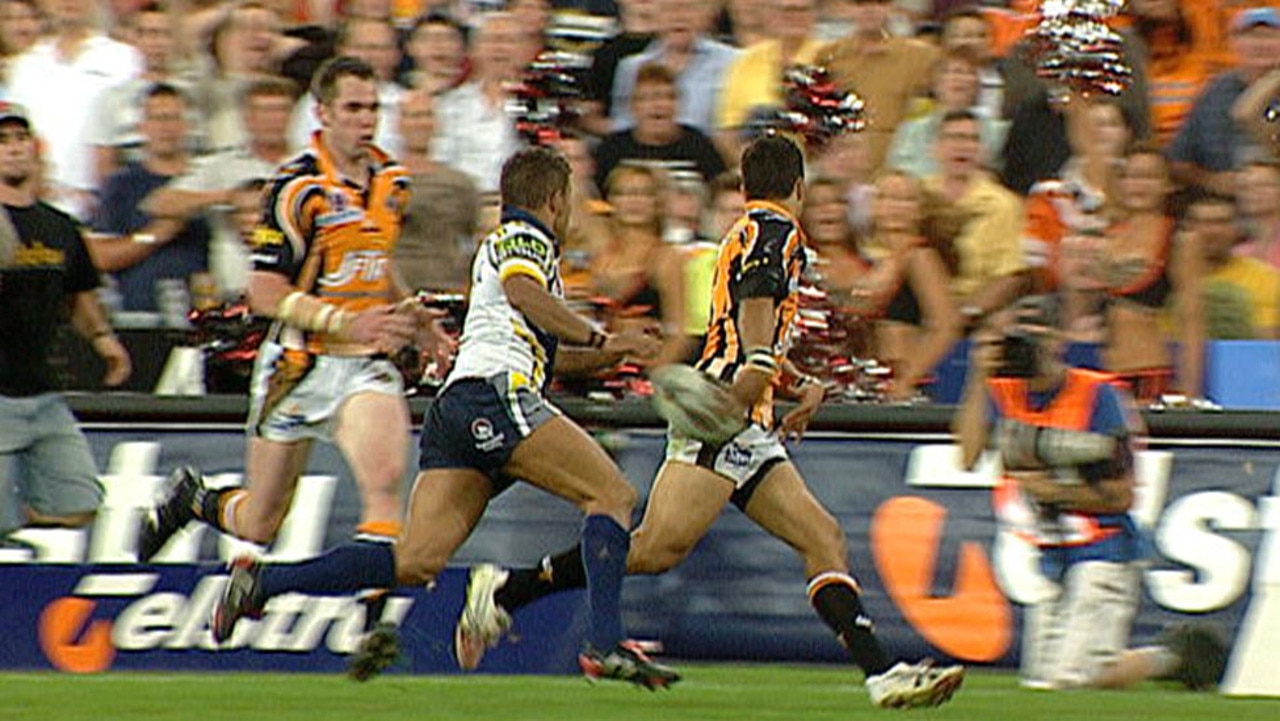 Benji Marshall’s famous grand final flick pass to Pat Richards. Picture: Channel Nine