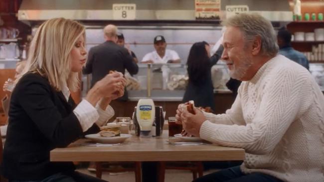 Meg Ryan and Billy Crystal have recreated that infamous When Harry Met Sally scene in a new Super Bowl ad.