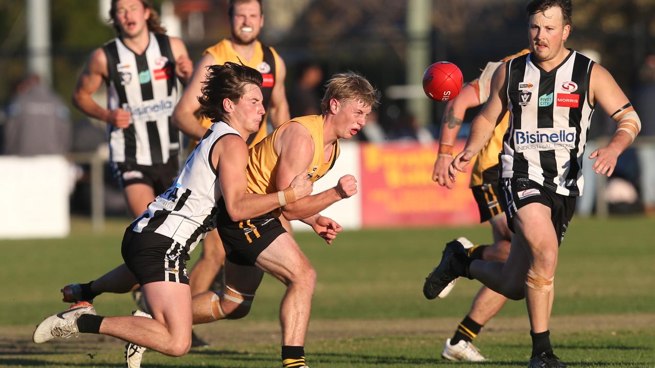 ‘Flying’ Magpies spoil milestone Tiger’s party – and firm as flag threats