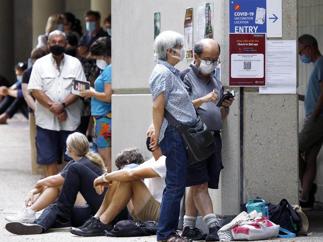 BRISBANE, AUSTRALIA - NewsWire Photos JANUARY 7, 2022: Members of the public line up for Covid testing at the convention centre in South Brisbane. Picture: NCA NewsWire/Tertius Pickard