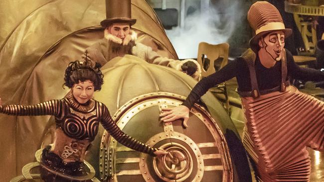 Kurios by Cirque du Soleil - Klara and Nico.