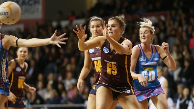 Action from last year’s Premier League netball grand final between Matrics and Contax. Both clubs will be required to reapply for next year’s competition as it undergoes a review. Picture: Stephen Laffer