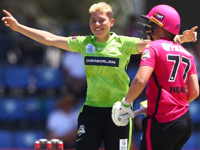 Issy Wong squared off against Healy and other Australian stars in the WBBL. Picture: Chris Hyde/Getty Images