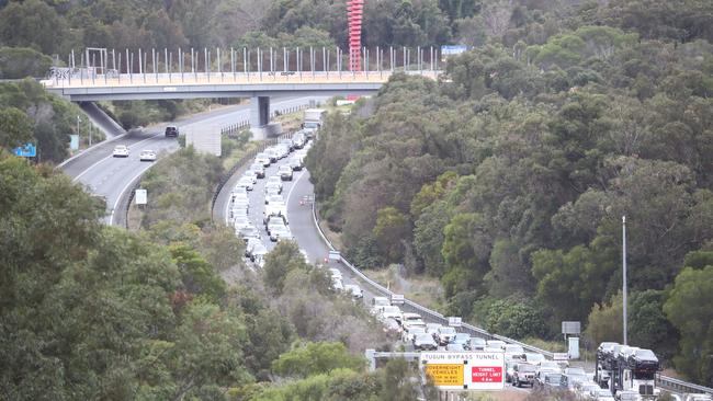 Traffic at the border crossing from NSW on the last day of school holidays. Picture: JASON O'BRIEN