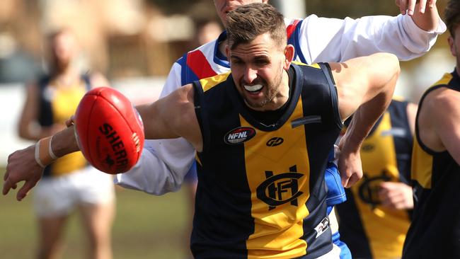 Jamie Smith in action for Hurstbridge in 2019. Picture: Hamish Blair