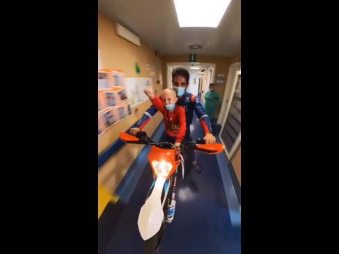 Motorbike rider takes sick kids for ride around hospital