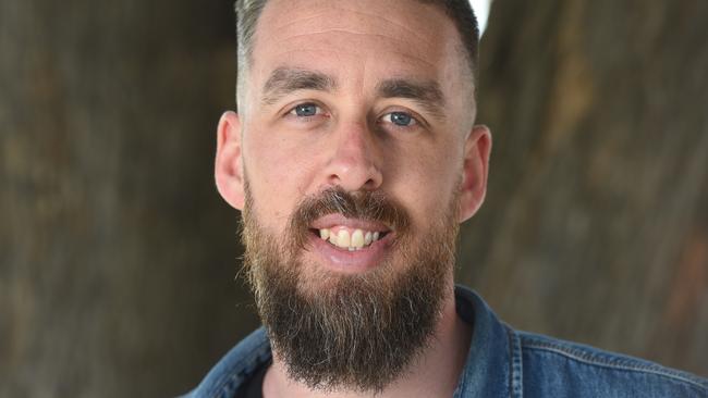 Facilitator Tom Bell is behind the Tomorrow Man organisation, hosting workshops designed to help prevent suicide among young tradies. (Pic: Chris Eastman/AAP)