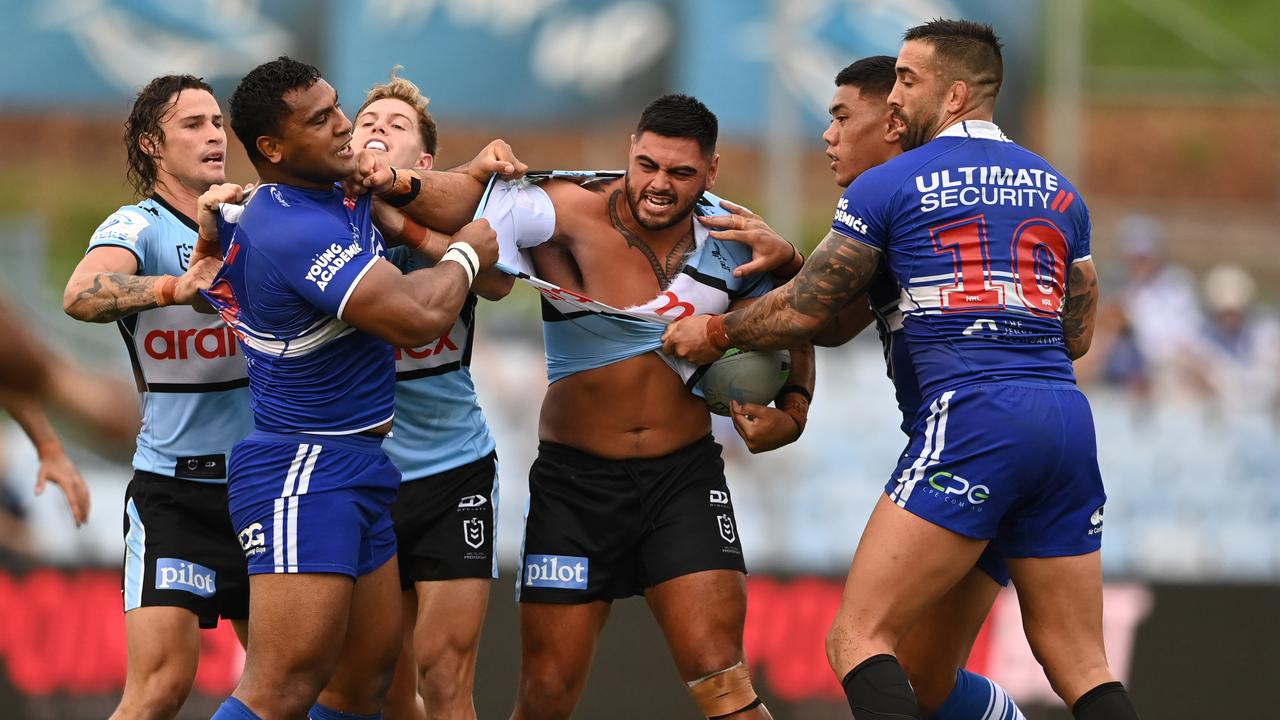 Cronulla Shark Royce Hunt reignites Canberra Raiders-Penrith Panthers  rivalry with 'weak-gutted dog' slur, The Canberra Times