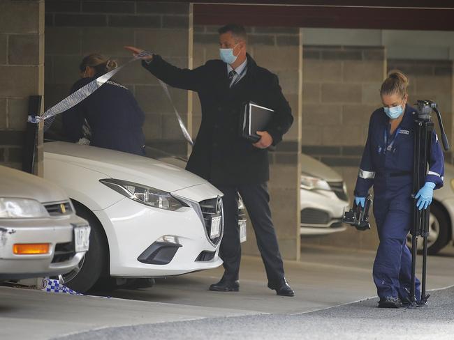 MELBOURNE, AUSTRALIA - NCA NewsWire Photos October 10, 2020:   Police and Forensics are seen at the scene of a death in Richmond in Melbourne, Victoria. Picture: NCA NewsWire / Daniel Pockett