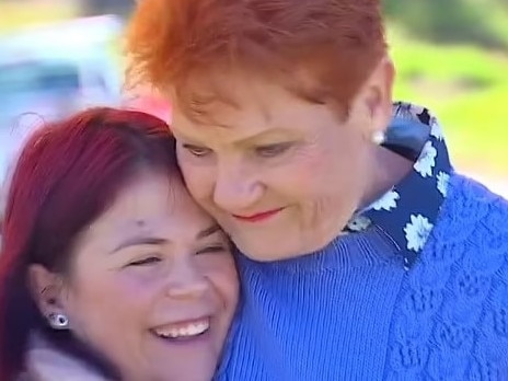 One Nation Senator Pauline Hanson hugs mum Kahlia Byrnes. Picture: 7News