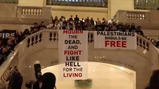 Pro-Palestinian protesters call for ceasefire at Grand Central