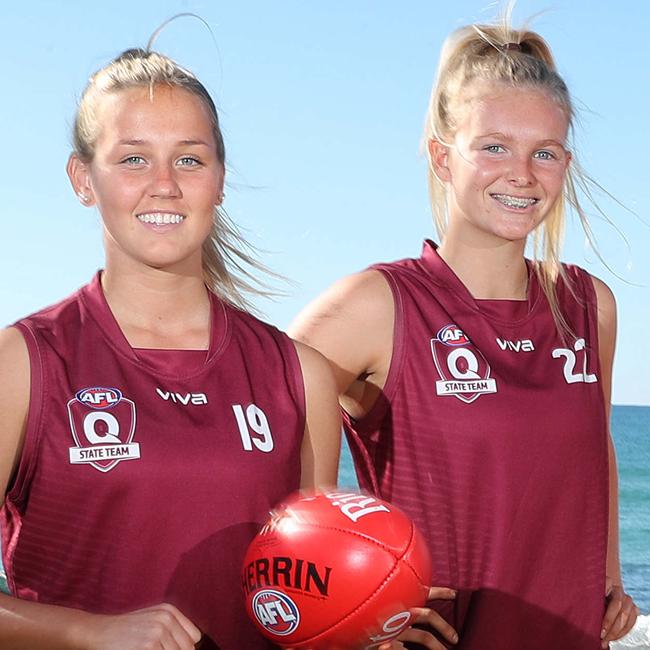 Dee Heslop (left) and Serene Watson (right) from the Queensland U18 side. Photo by Richard Gosling