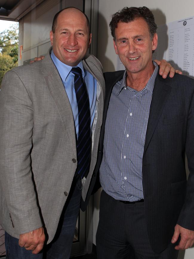 Craig Kelly with fellow Collingwood premiership player Peter Daicos.