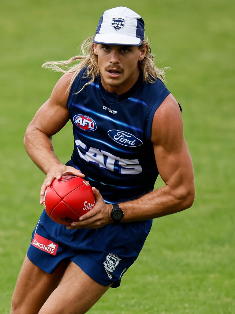 Bailey Smith on the track for Geelong. Picture: Dylan Burns/AFL Photos via Getty Images