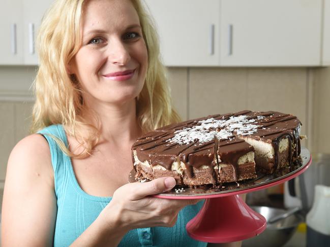 Mother of three and business women Petra Kepic from Petra's raw cakes is dominating online sales along with many other Australian mum's.