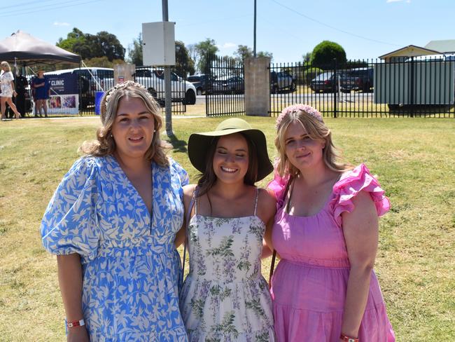 Alison Tomkins, Isabella Dowsett and Kristen van Jaarsveld at Warwick Cup 2023 (Photo: Michael Hudson/ Warwick Daily News)