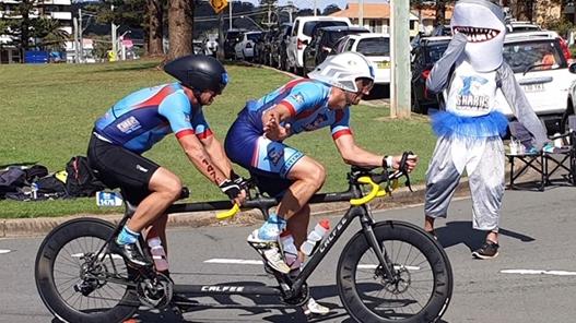 Tandem bike Pilot Darren ‘Tomsie’ Toms and vision impaired Triathlete Dean Cameron. Photo Sharks Tri Club