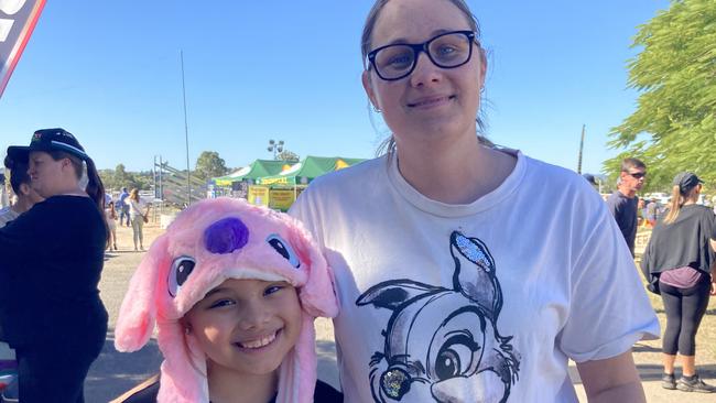 Indiana and Tara Wade enjoy People's Day at the 2023 Gympie Show.