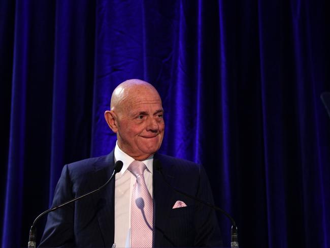 Premier Investments Chairman and Non-Executive Director Solomon Lew speaks at the Premier Investments AGM in Melbourne, Friday, Dec. 2, 2016. (AAP Image/Stefan Postles) NO ARCHIVING