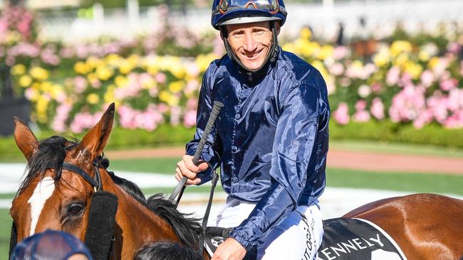 Personal and Oliver return to the mounting yard after their success.