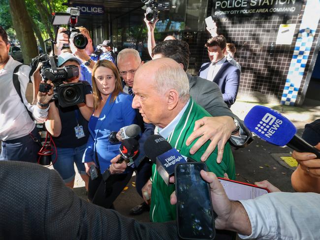 SYDNEY, AUSTRALIA - NewsWire photos NOVEMBER 18, 2024: Alan Jones is released on bail from Day Street Police Station in Sydney. Picture: NewsWire / Dylan Coker