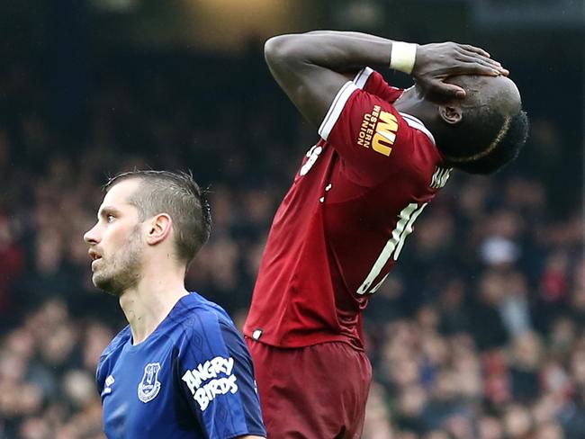 LIVERPOOL, ENGLAND - APRIL 07:  Sadio Mane of Liverpool reacts during the Premier League match between Everton and Liverpool at Goodison Park on April 7, 2018 in Liverpool, England.  (Photo by Jan Kruger/Getty Images)