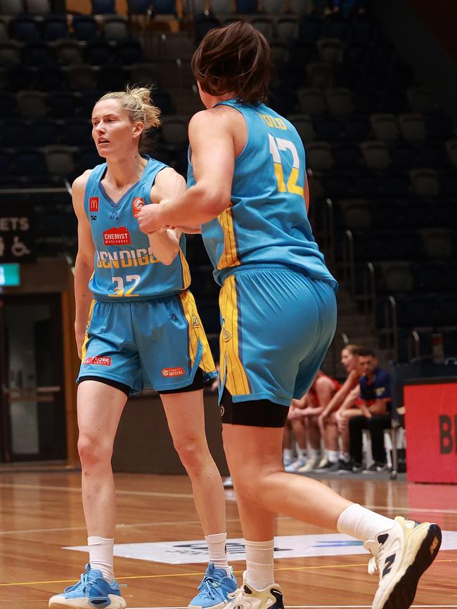 Sami Whitcomb and Marianna Tolo have joined Bendigo Spirit this season. Picture: Kelly Defina/Getty Images