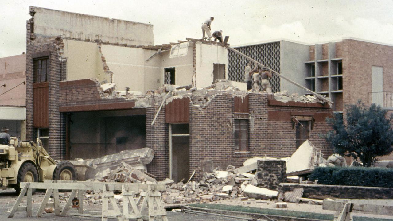 Demolishing the old fire station in Bourbong St in 1962.