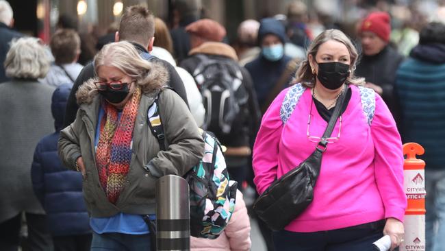 MELBOURNE, AUSTRALIA - NewsWire Photos, JULY 16, 2022. General mask wearing images in Melbourne. Picture: NCA NewsWire / David Crosling