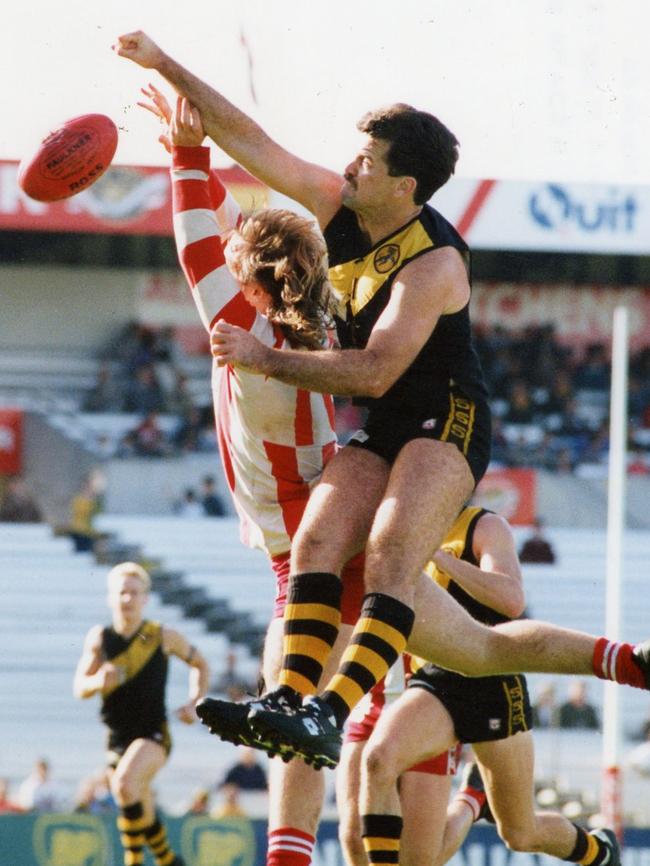 Gibbs’ father Ross in action for Glenelg against North Adelaide at Football Park.