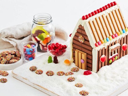 Make this gorgeous little house with KitKats.