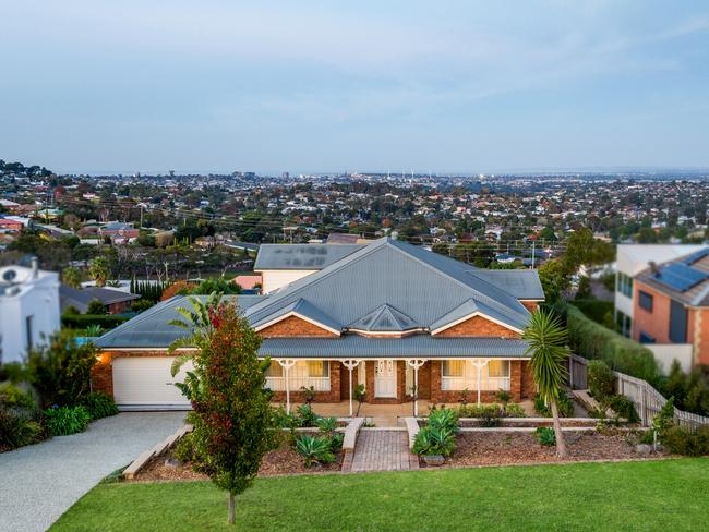 Suburbs bucking Geelong’s housing price slump revealed