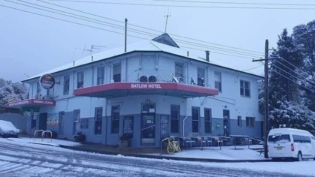 The Batlow Hotel during 2021’s snow season.