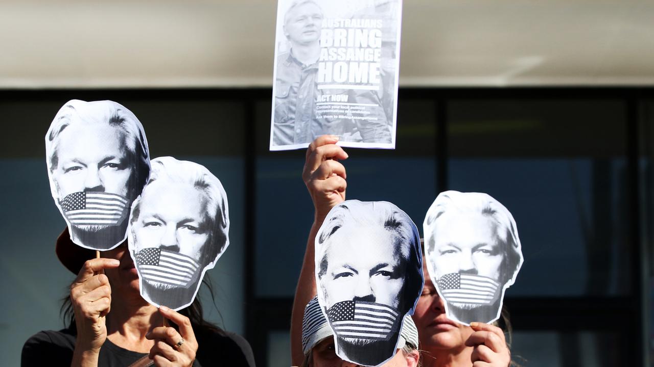 Julian Assange protesters set up out side Federal Member for Richmond Justine Elliotâ€™s Office at Tweed Heads.