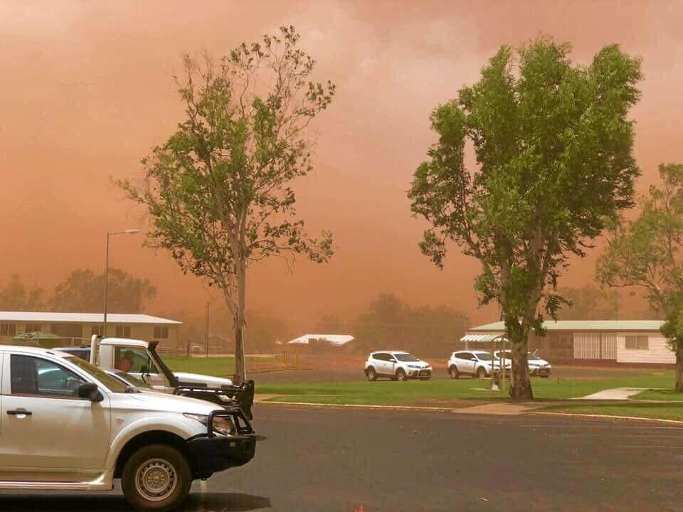 A band of dust has been pushed from the West over Chinchilla.