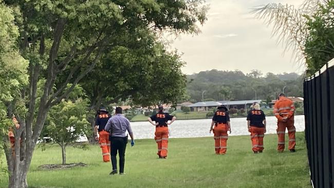 SES workers join the search for Wendy Sleeman. Picture: Greg Stolz