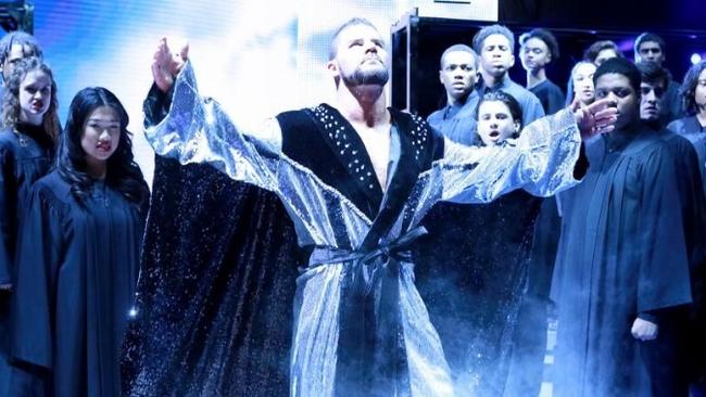 Bobby Roode makes his way to the ring.