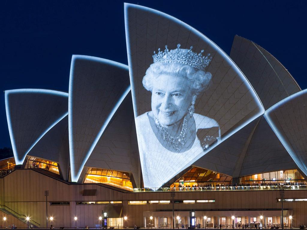 A poignant tribute to the late Queen plays out on the Opera House sails. Picture: AFP