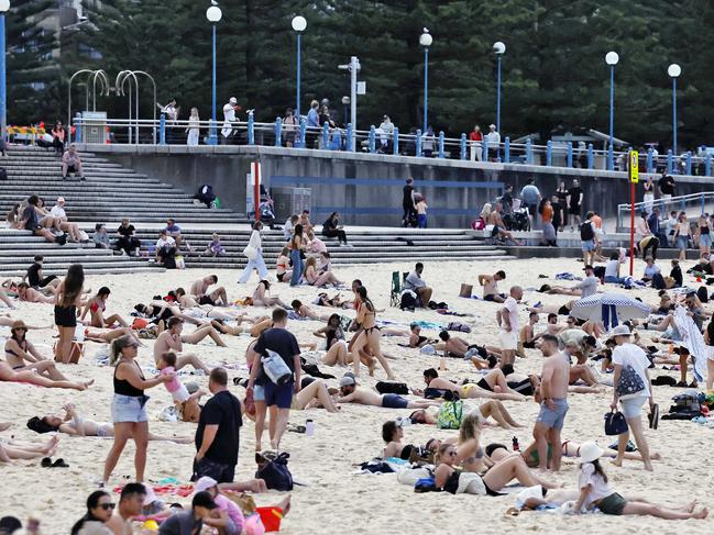 Locals enjoy the sunny weather in Coogee during the hot spell. Picture: Sam Ruttyn