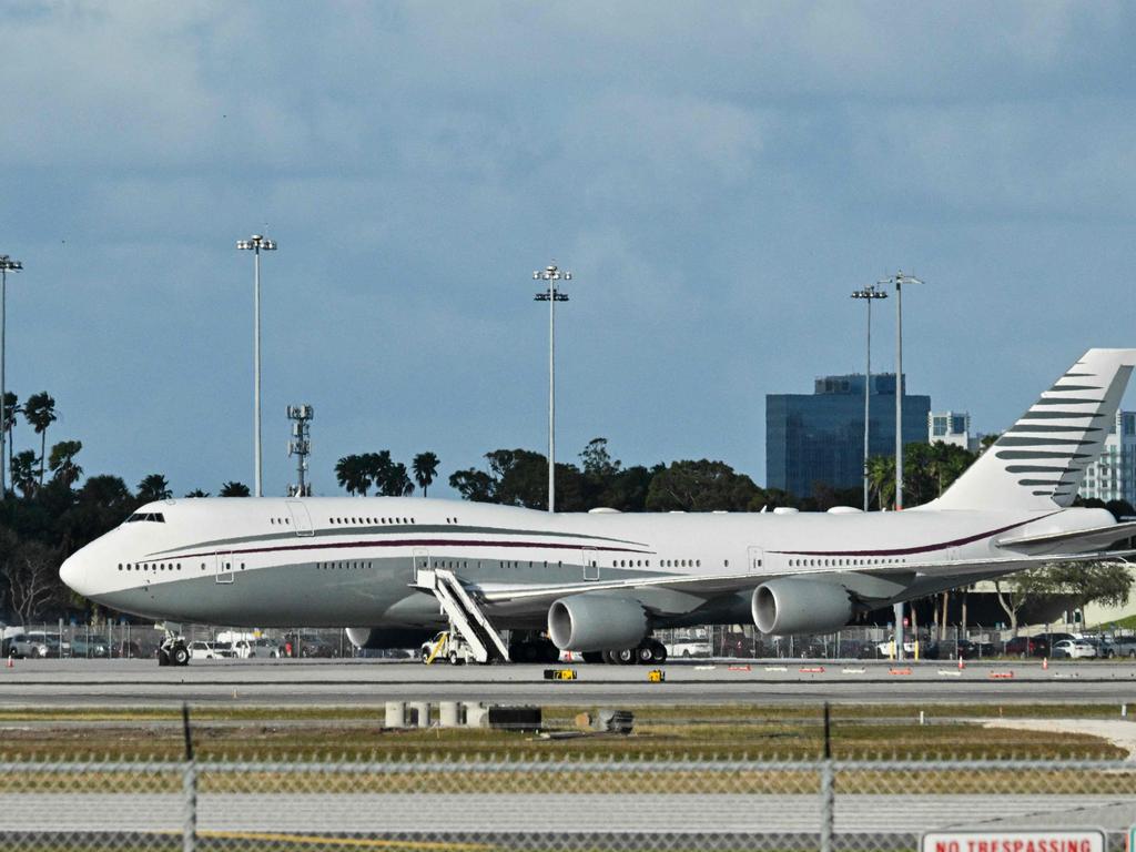 Pentagon accepts free Qatari Boeing 747 for Air Force One