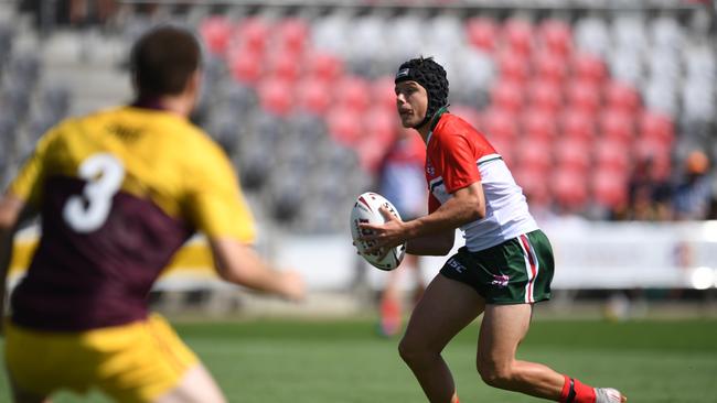 Coombabah State High product Harradyn Wilson carries the ball for Queensland Country under-16s in 2019. Picture: QRL Media